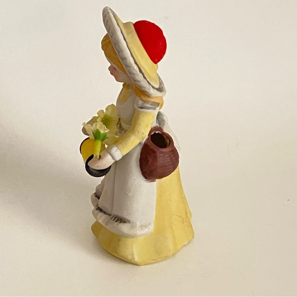 Vintage Seamstress Girl 70's Ceramic Yellow Holds Thread Scissors/Basket Pin/Hat